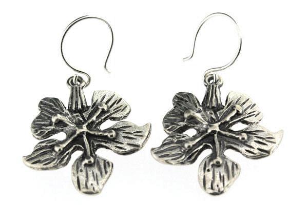 Sterling silver flower earring - Makers & Providers