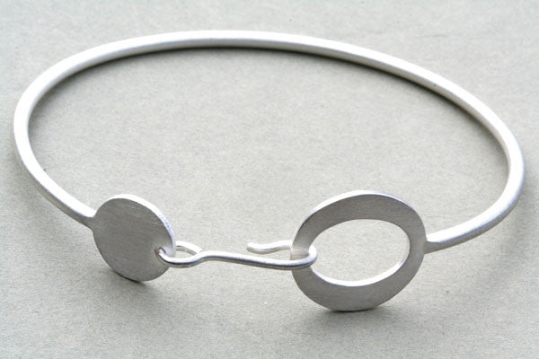 flat o bracelet