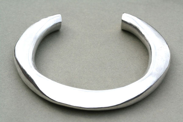 clean buckled cuff - Makers & Providers