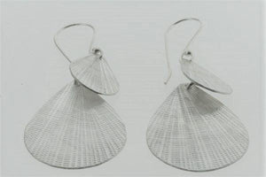 2 x teardrop texture earring - pure silver - Makers & Providers