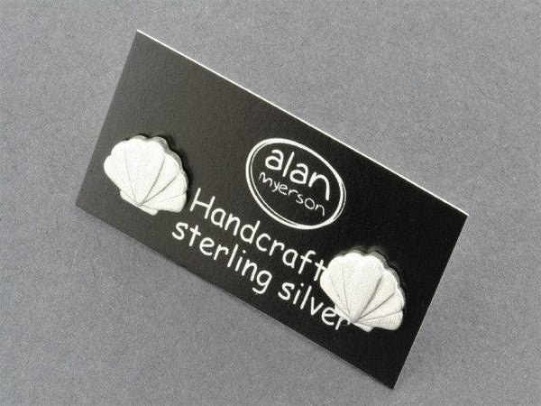 Seashell stud - sterling silver