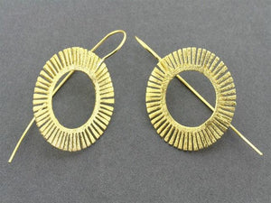 Feathered circle earring - 22Kt gold over sterling silver - Makers & Providers