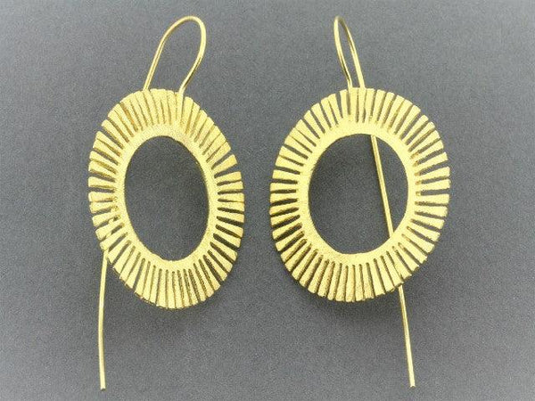 Feathered circle earring - 22Kt gold over sterling silver