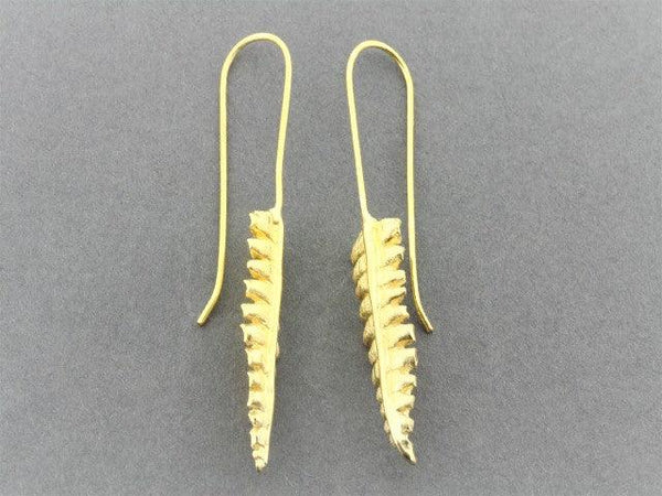 Sugar pine needle earring - 22 Kt gold