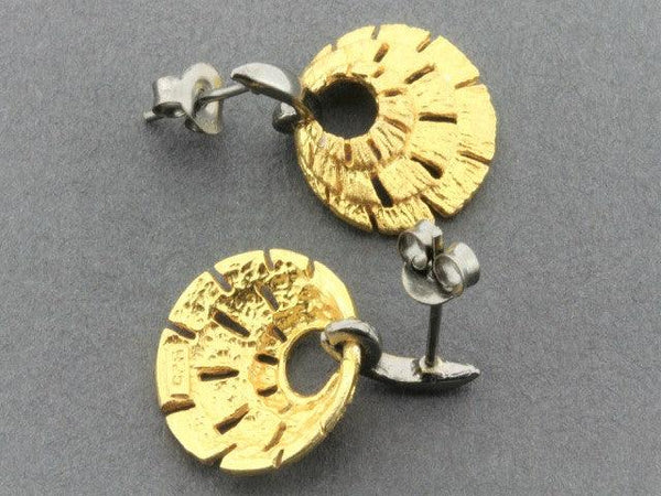 Nouveau fan earring - 22 Kt gold & oxidized on silver - Makers & Providers