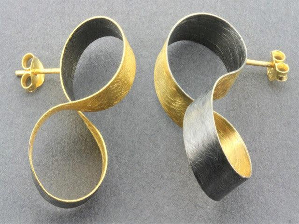 Infinity ribbon stud - 22 Kt gold & oxidized on silver