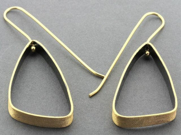 Scalene triangle drop - 22 Kt gold & oxidized - Makers & Providers