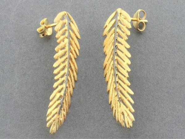 Cleopatra fern stud - 22 Kt gold & oxidized on silver - Makers & Providers