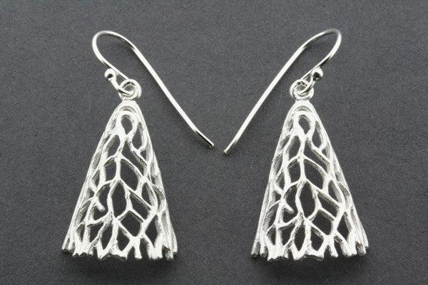 curved lace earring - Makers & Providers