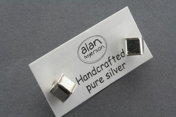 cube stud - Makers & Providers