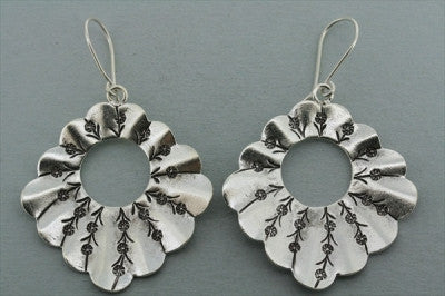scalloped floral earring - Makers & Providers