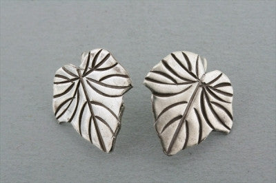maple leaf earring - Makers & Providers