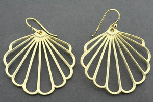 fan outline earring - gold plated - Makers & Providers
