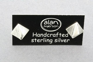 fin diamond stud - Makers & Providers