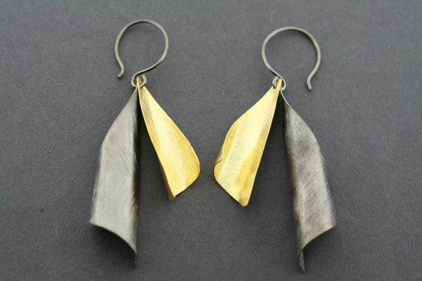 2 Drop Earring - gold plated & oxidized - Makers & Providers
