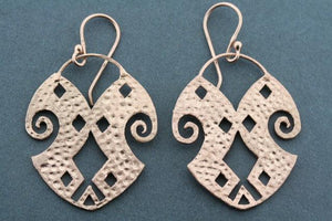 detailed shield earring - rose gold plated - Makers & Providers