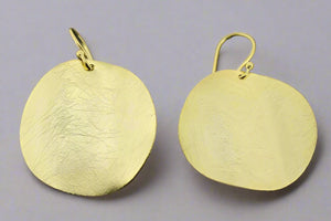 curved disc earring - gold plated - Makers & Providers