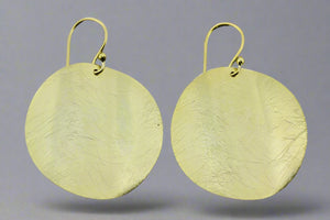 curved disc earring - gold plated - Makers & Providers