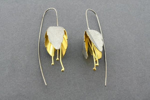oxidized & gold plated flower earring - Makers & Providers
