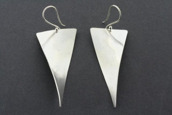 twisted triangle earring - pure silver - Makers & Providers