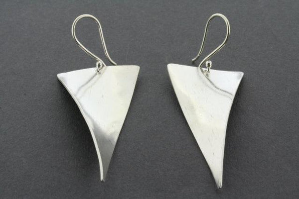 twisted triangle earring - pure silver - Makers & Providers