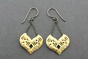 Touch-menot earring - gold plated & oxidized - Makers & Providers