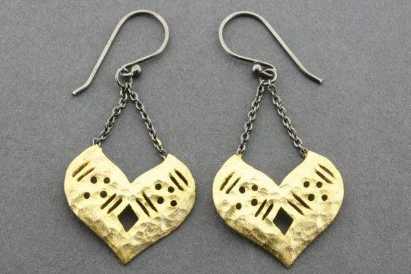 Touch-menot earring - gold plated & oxidized - Makers & Providers