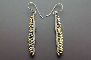 coco pod earring - gold plated & oxidized - Makers & Providers