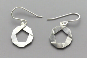 Circle folded earring - sterling silver - Makers & Providers