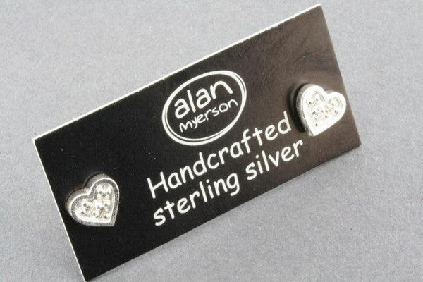 cubic zirc heart stud - Makers & Providers