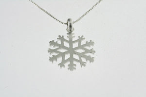 Little snowflake necklace - sterling silver - Makers & Providers