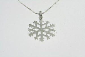 Little snowflake necklace - sterling silver - Makers & Providers