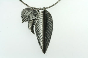 3 leaf necklace - 75cm chain - Makers & Providers
