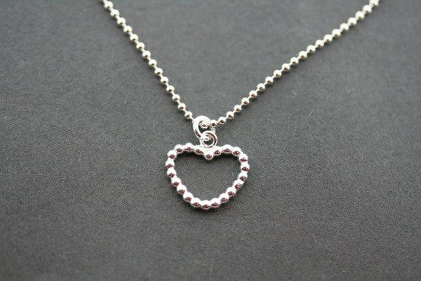 beaded heart pendant on 45 cm ball chain
