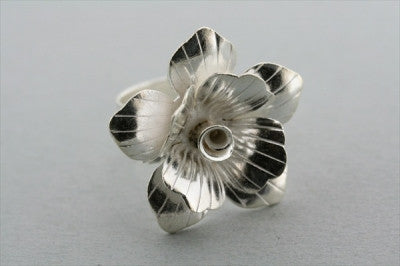 camelia ring - Makers & Providers