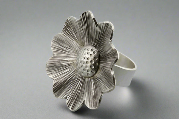 large daisy ring