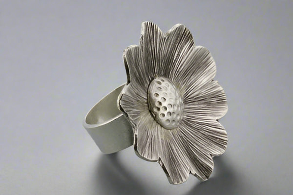 large daisy ring