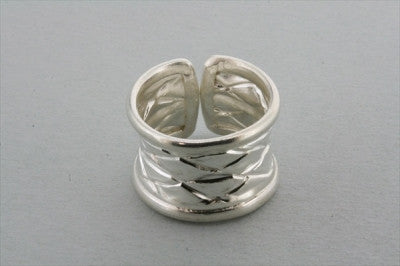 rimmed creased ring - Makers & Providers