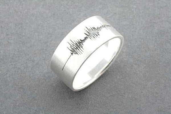 sterling silver ring with "I love you" voice-note etchin